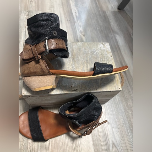 Serene Island  Peach line boho style shoes see last pic for flaws Size 6 - Picture 1 of 5